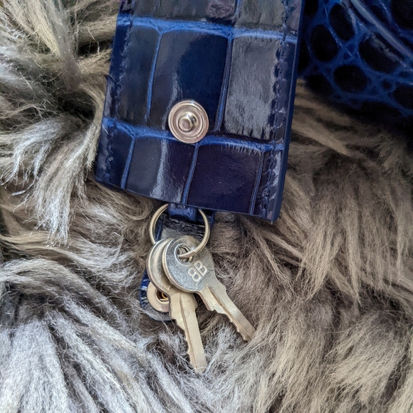 🛍️SOLD🛍️ Balenciaga Small Ville in Blue Croc embossed. - Picture 8 of 14